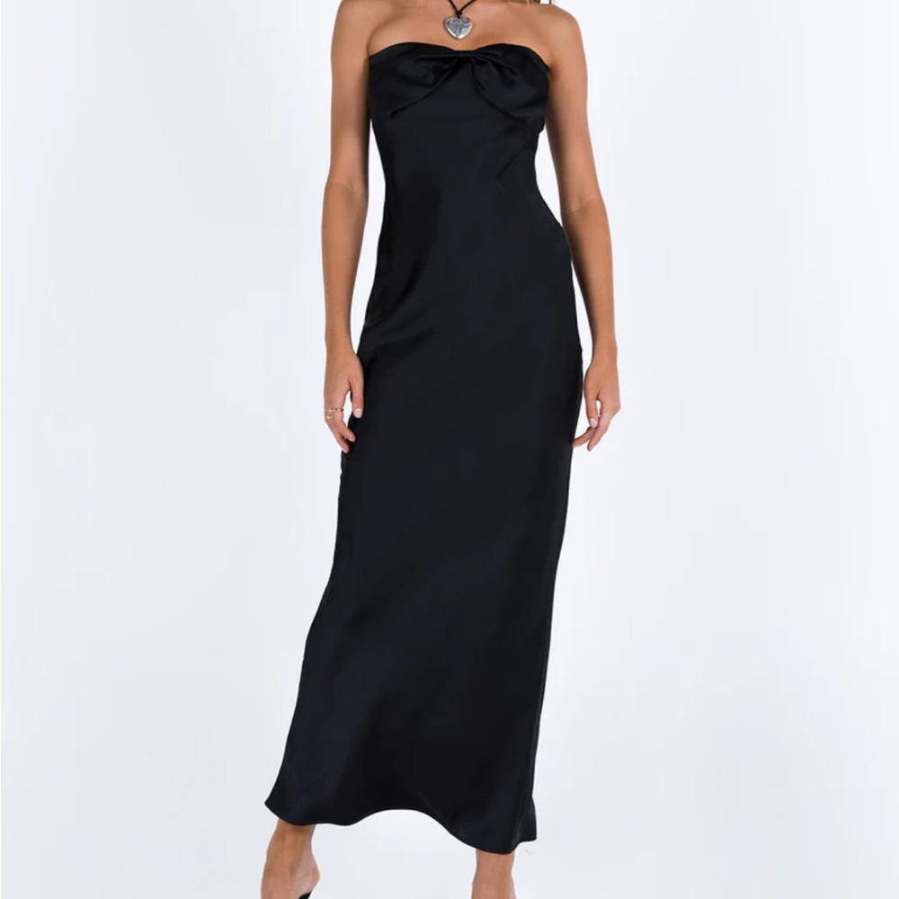 Elegant Black Strapless Dress